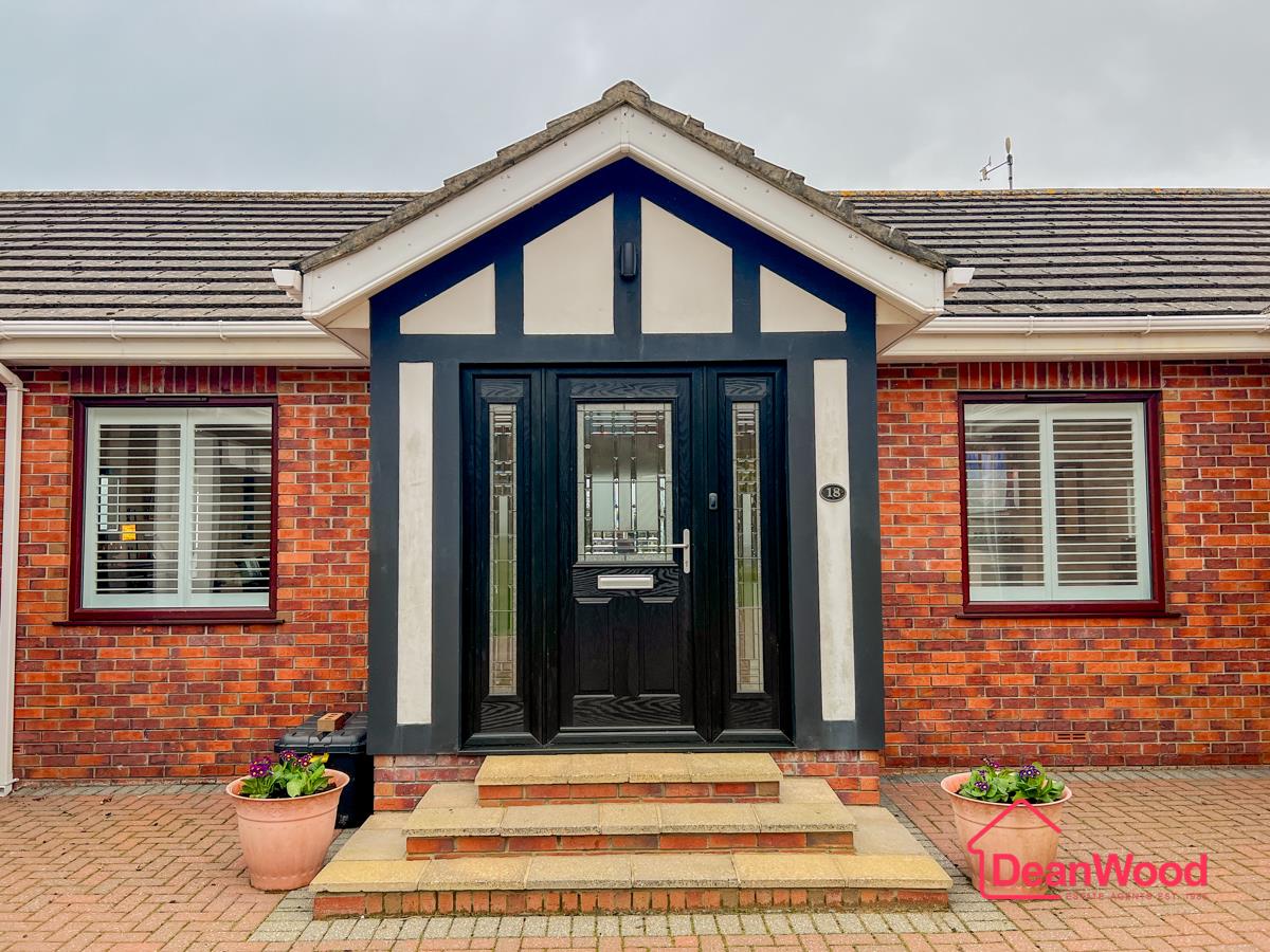 18 Manor Park, Onchan, Isle Of Man. — Photo 3 of 39
