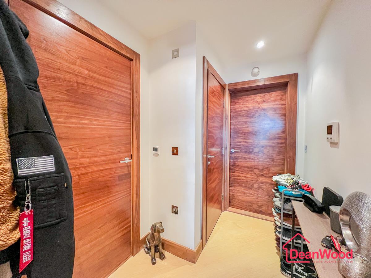 26 Quay West, Douglas, Isle Of Man. — Photo 4 of 14