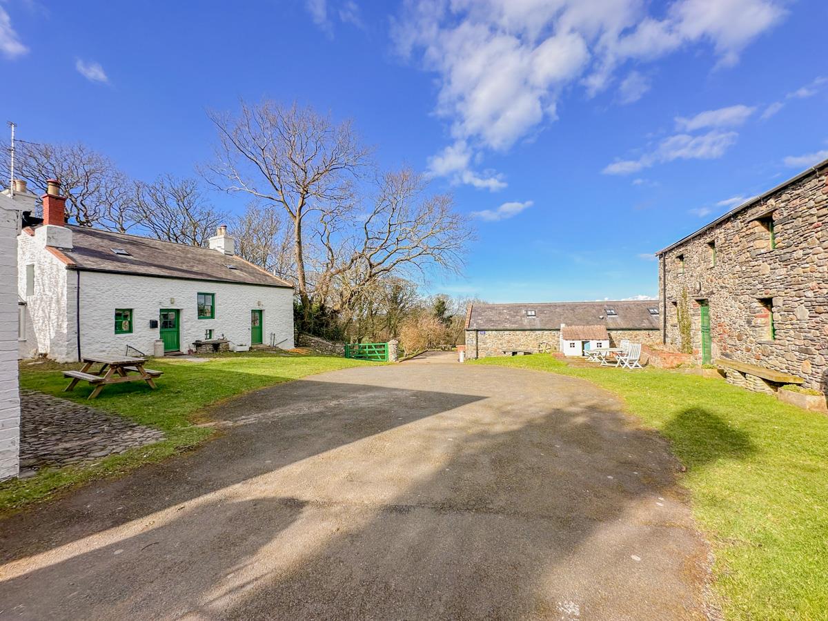 East Ballabane Farmhouse, Andreas, Ramsey, Isle Of Man. — Photo 1 of 72