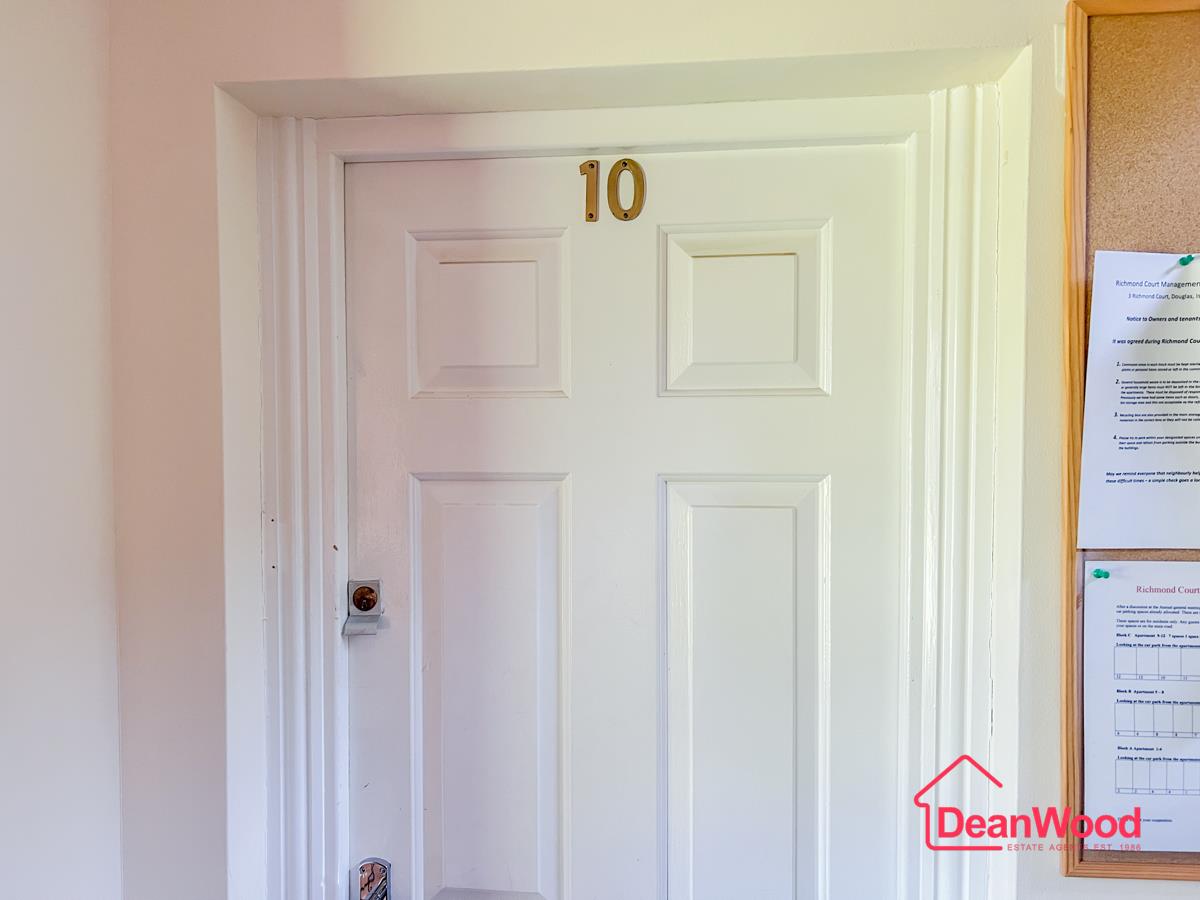 10 Richmond Court, Farmhill, Douglas, Isle of Man. — Photo 4 of 20