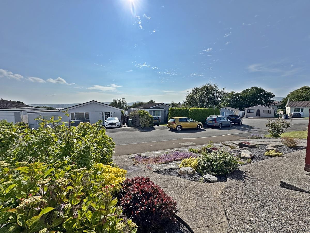 5 Hillberry Close, Douglas, Isle Of Man. — Photo 2 of 21