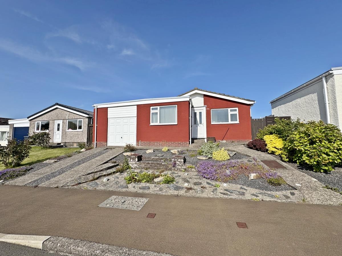 5 Hillberry Close, Douglas, Isle Of Man. — Photo 4 of 21