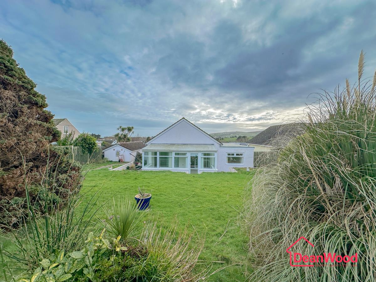 Elstan, Ballagale Close, Port Erin, Isle of Man. — Photo 2 of 30