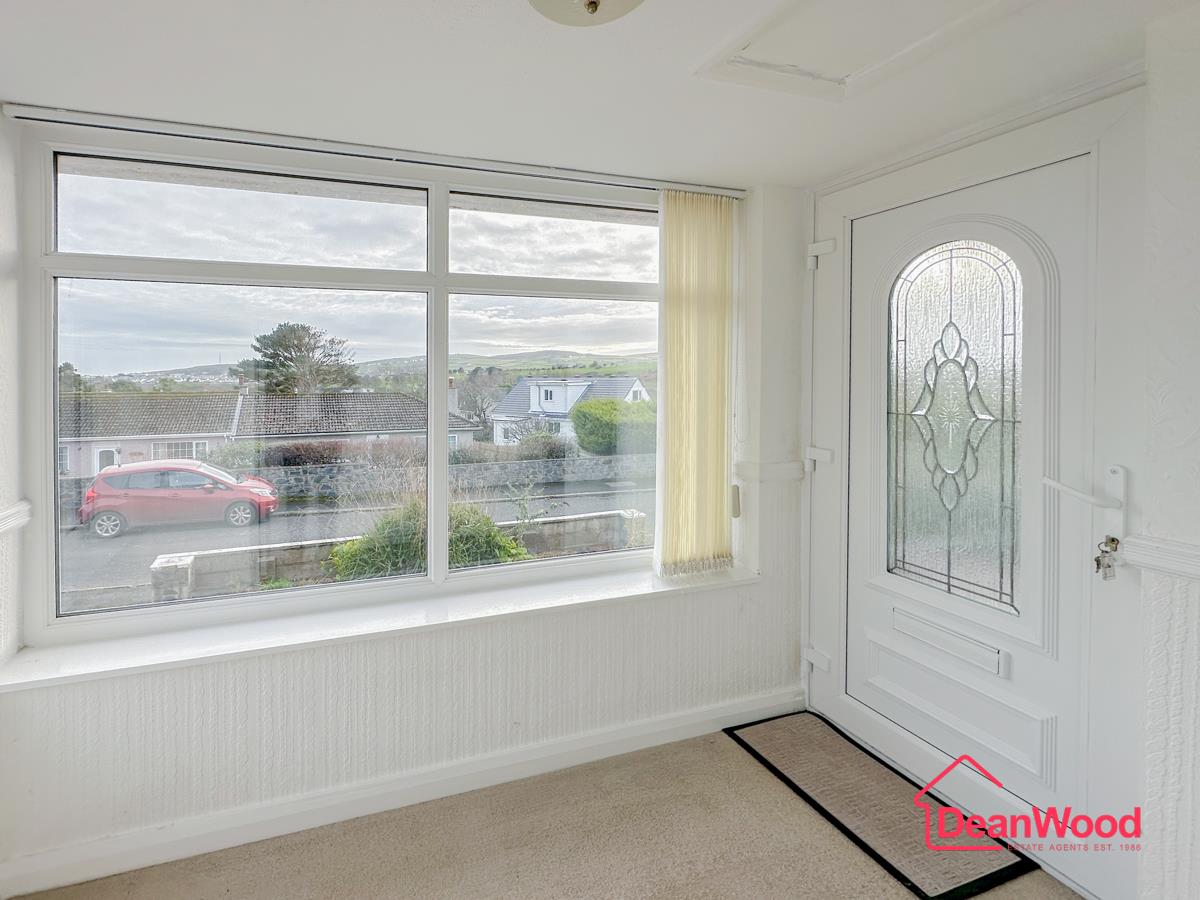 Elstan, Ballagale Close, Port Erin, Isle of Man. — Photo 3 of 30