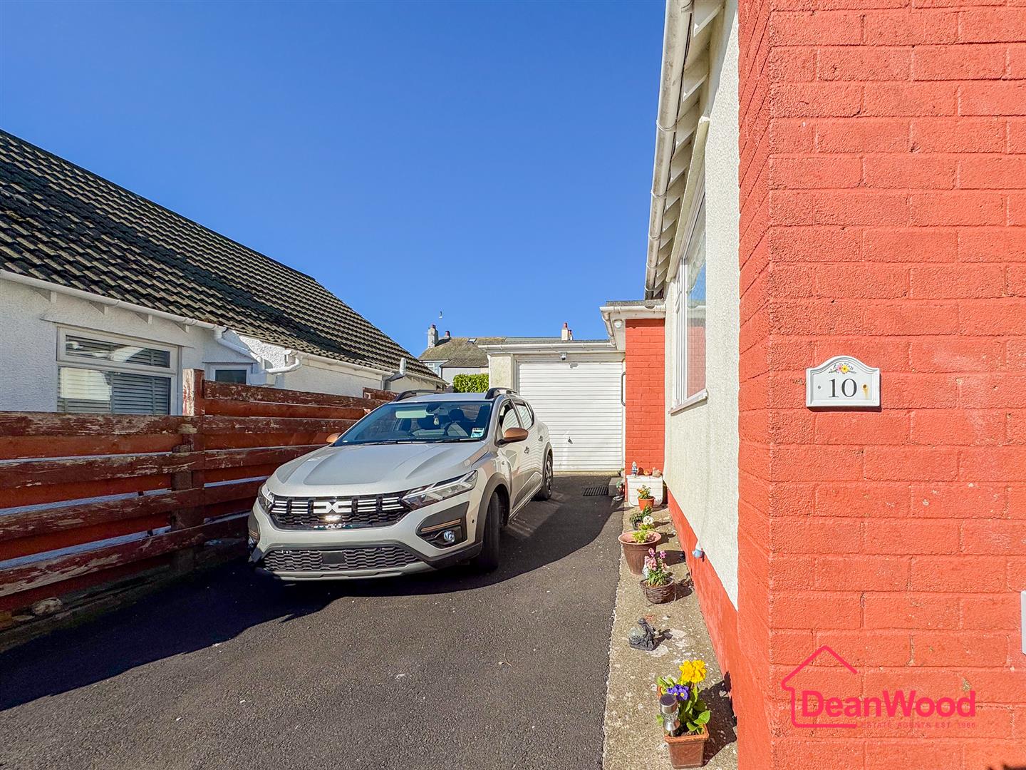 10 Eskdale Road, Onchan. — Photo 4 of 38
