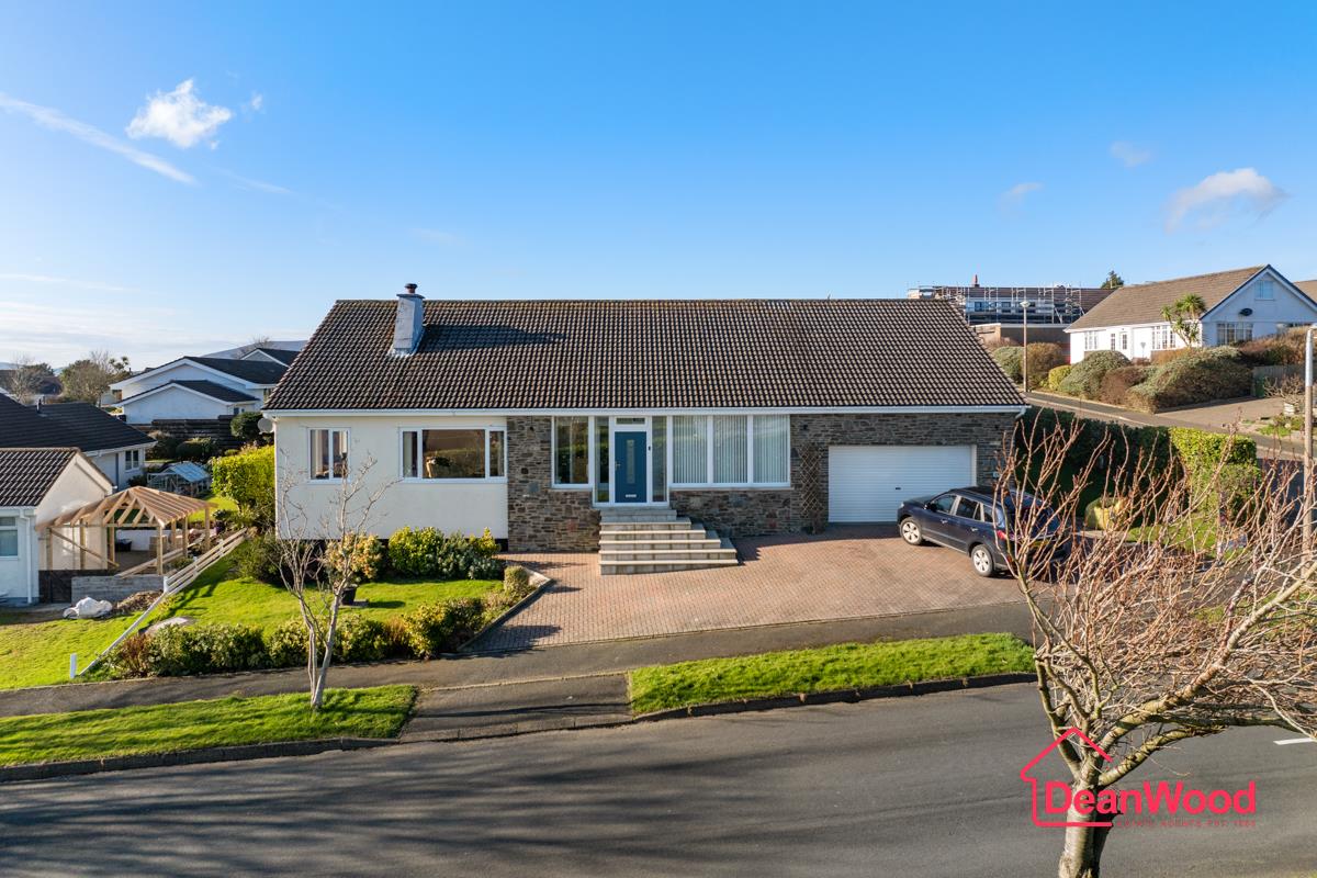 13 Highfield Crescent, Onchan. — Photo 1 of 37