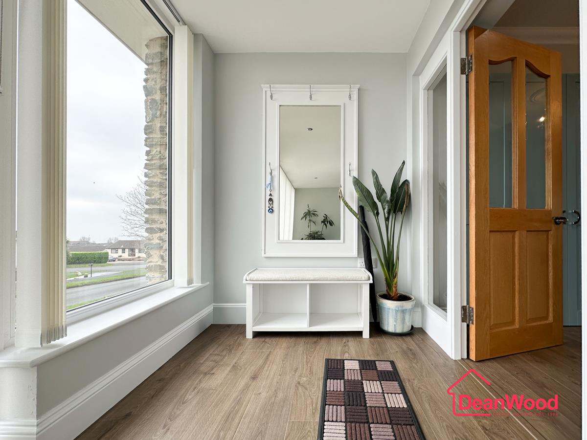 13 Highfield Crescent, Onchan. — Photo 4 of 37