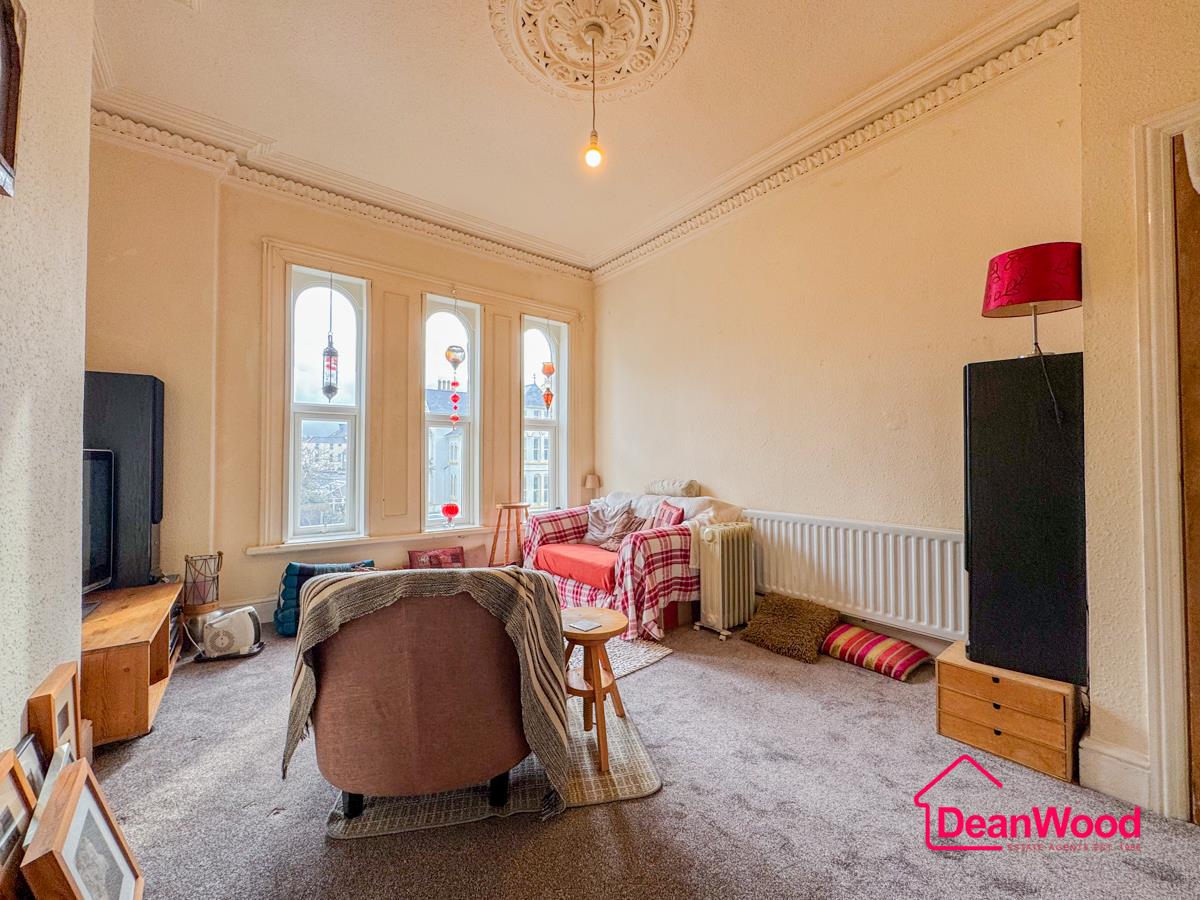 2 Maycroft, Mayhill, Ramsey, Isle Of Man. — Photo 4 of 12