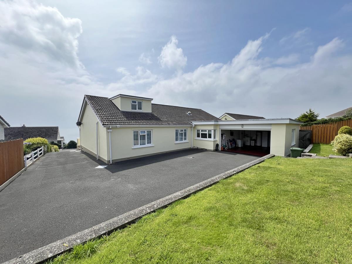 Cranford, 11A Howe Road, Onchan, Isle Of Man. — Photo 4 of 30