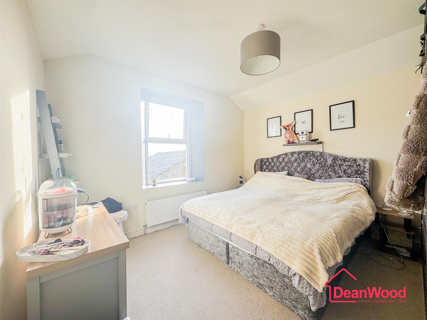 Flat 2, 120 Bucks Road, Douglas. — Photo 2 of 16