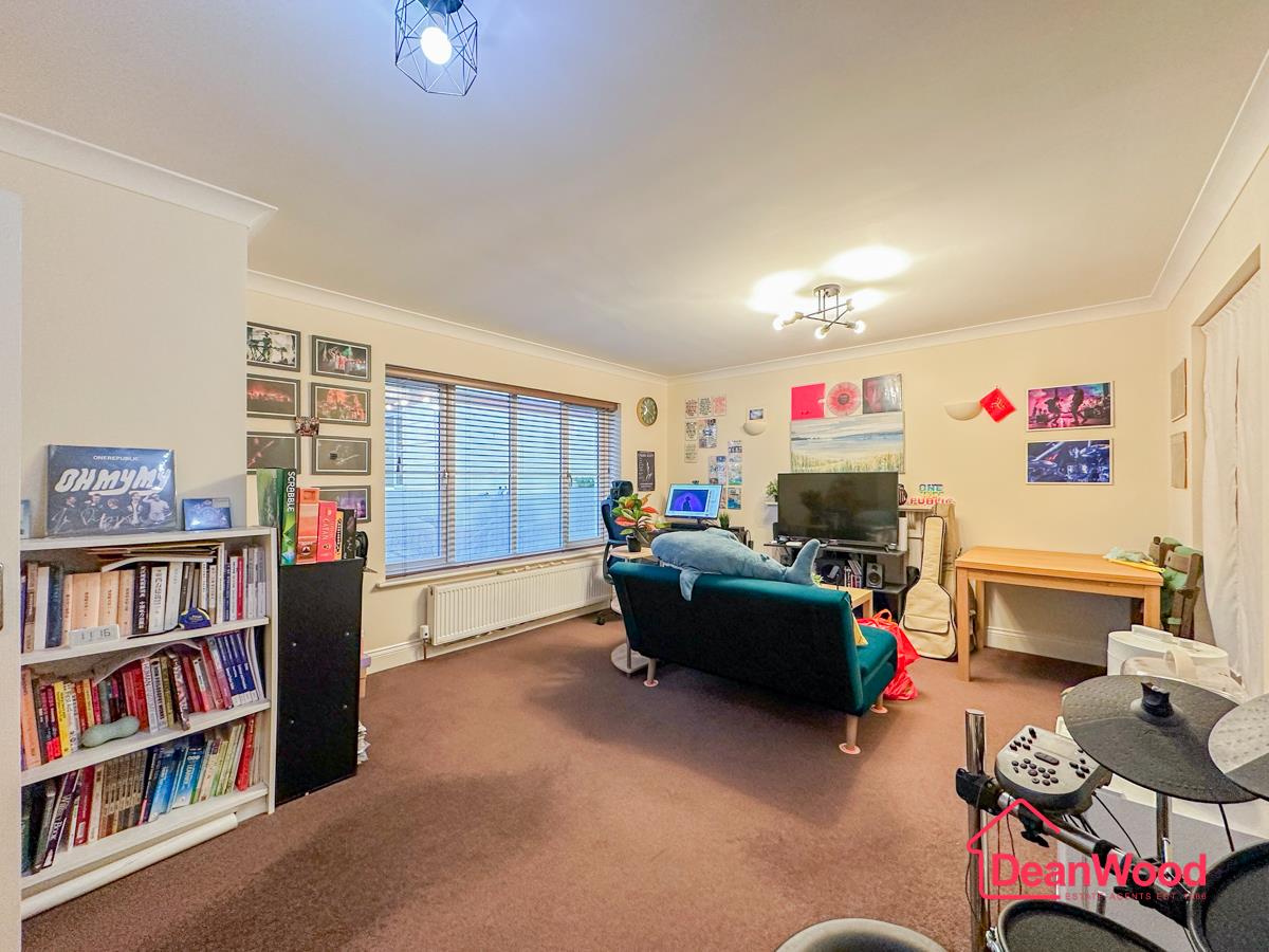 5 The Hollows, Victoria Road, Douglas, Isle Of Man. — Photo 4 of 10