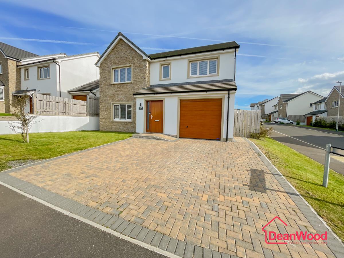 29, Mylchreest Drive, Reayrt Mie, Ballasalla, Isle of Man. — Photo 1 of 26