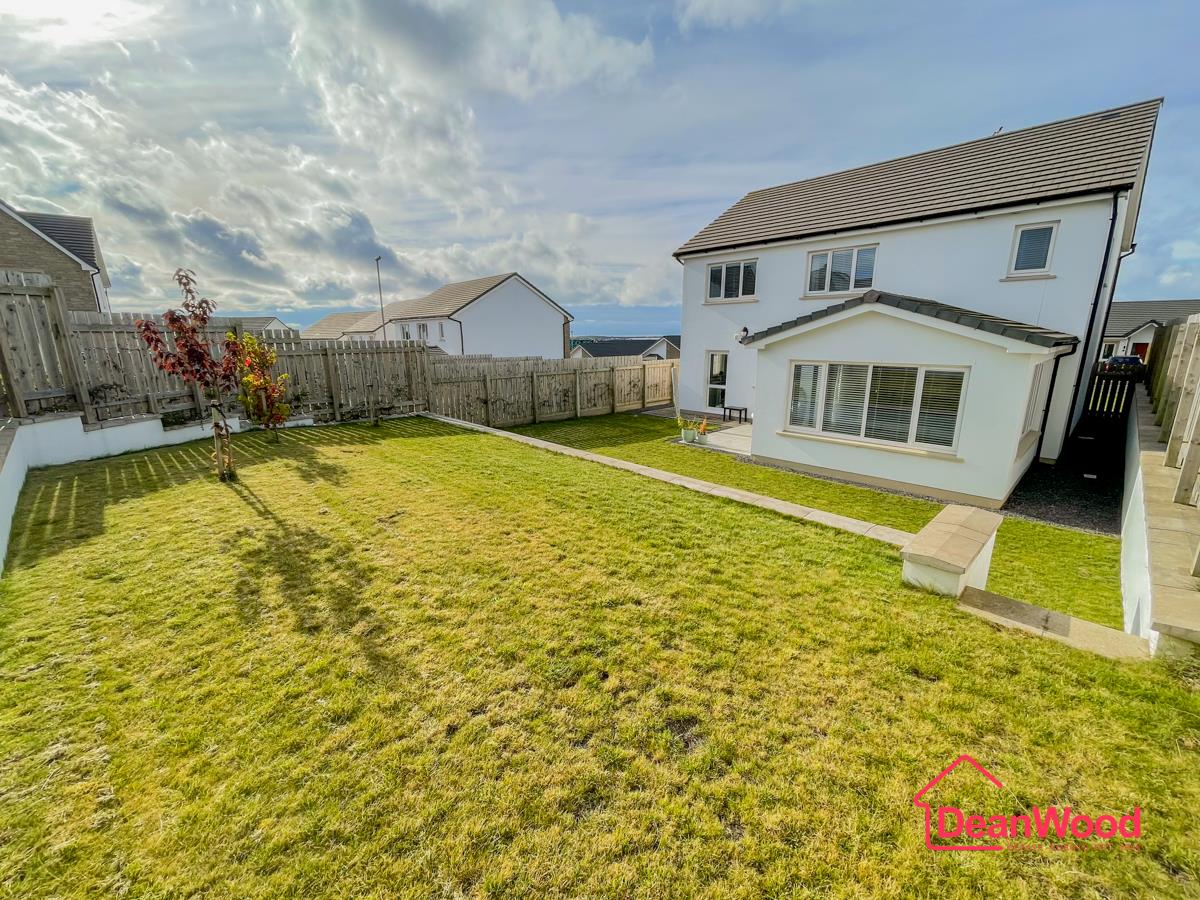 29, Mylchreest Drive, Reayrt Mie, Ballasalla, Isle of Man. — Photo 2 of 26