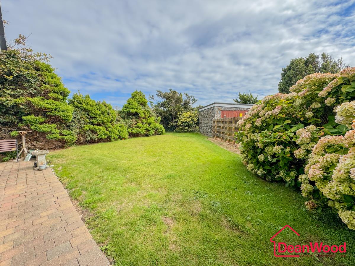 65, Lilac Grove, Silverburn, Ballasalla, Isle Of Man. — Photo 2 of 27