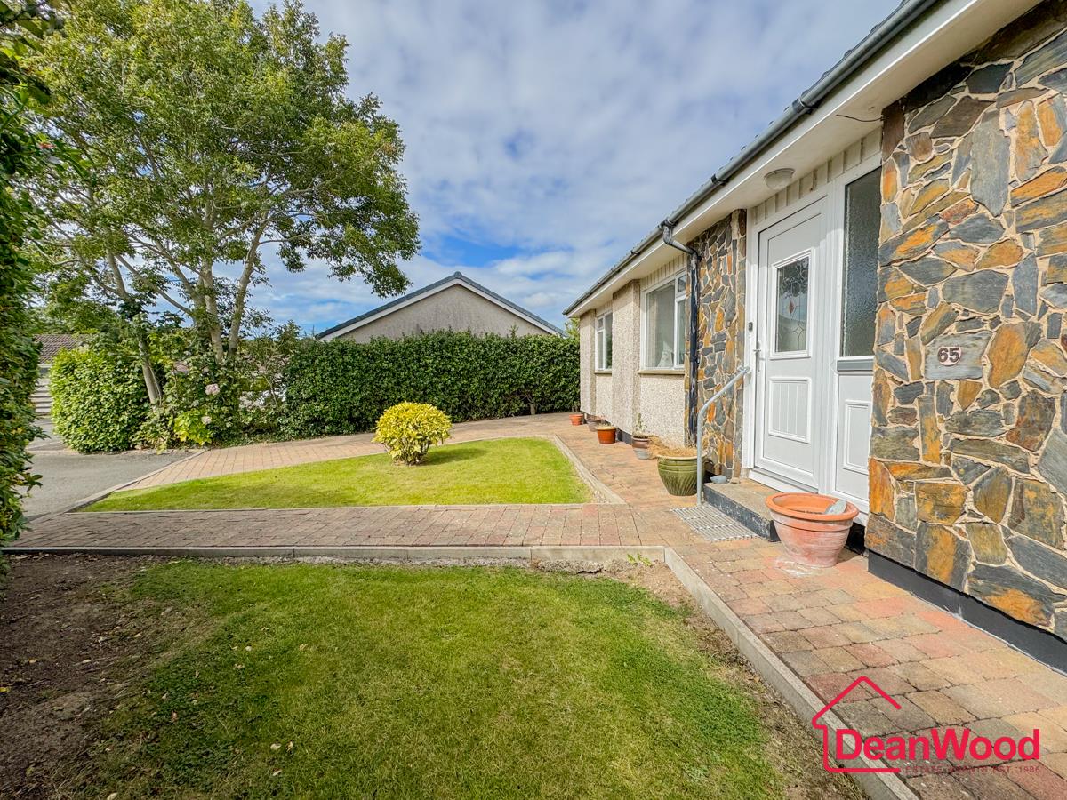 65, Lilac Grove, Silverburn, Ballasalla, Isle Of Man. — Photo 3 of 27