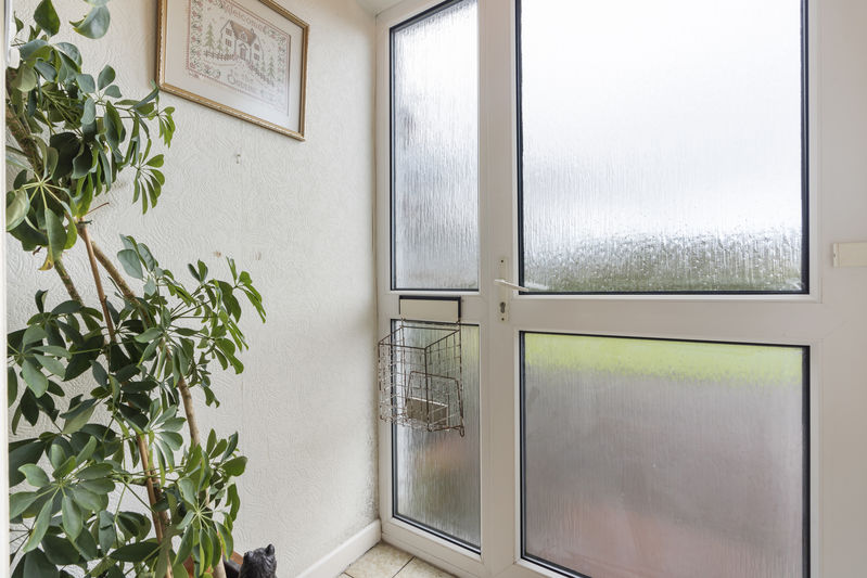 Easdale, 2 Balladoyne Estate, St Johns IM4 3LX. — Photo 4 of 29