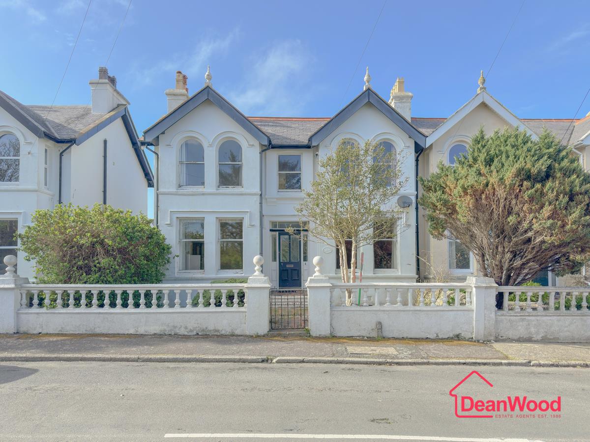 Lunna, Fistard Road, Port St. Mary, Isle Of Man, Port St Mary. — Photo 1 of 26