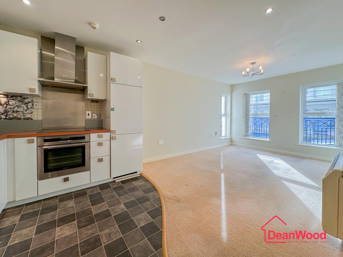 Apartment 4, Empress Apartments, Douglas. — Photo 3 of 10