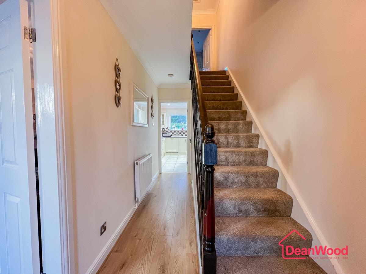 31 Farmhill Meadows, Douglas, Isle Of Man. — Photo 3 of 23