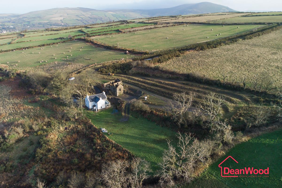Ballabenna, Lhoobs Road, Foxdale, Isle Of Man. — Photo 2 of 20