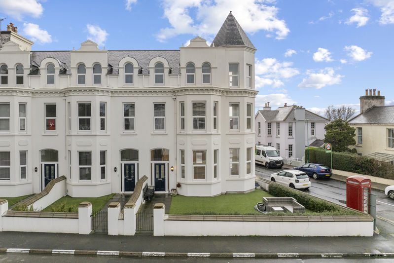 12 May Hill, Ramsey IM82HJ. — Photo 1 of 26