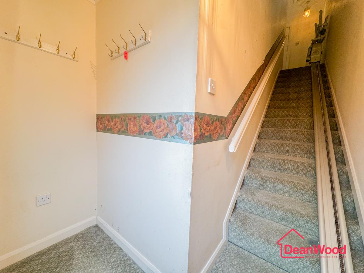 44, Saddle Mews, Douglas. — Photo 4 of 16