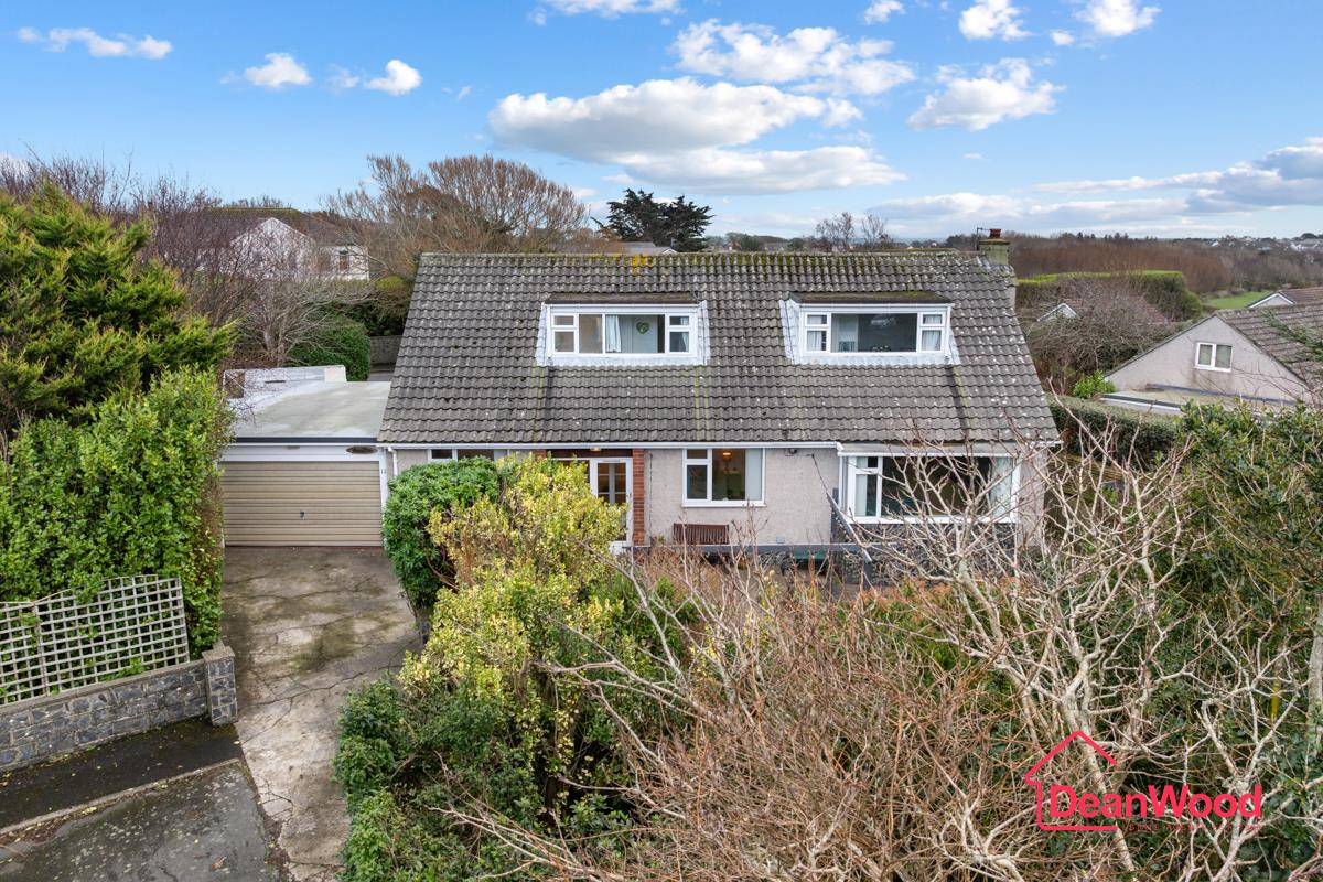 Erins Court, Ballagale Avenue, Port Erin, Isle of Man. — Photo 2 of 40