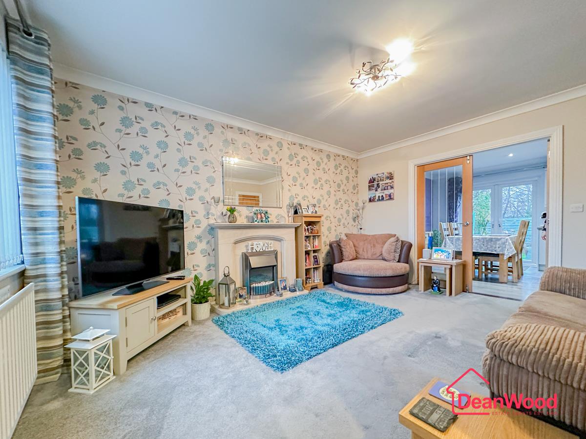 6 Furman Close, Onchan. — Photo 3 of 21