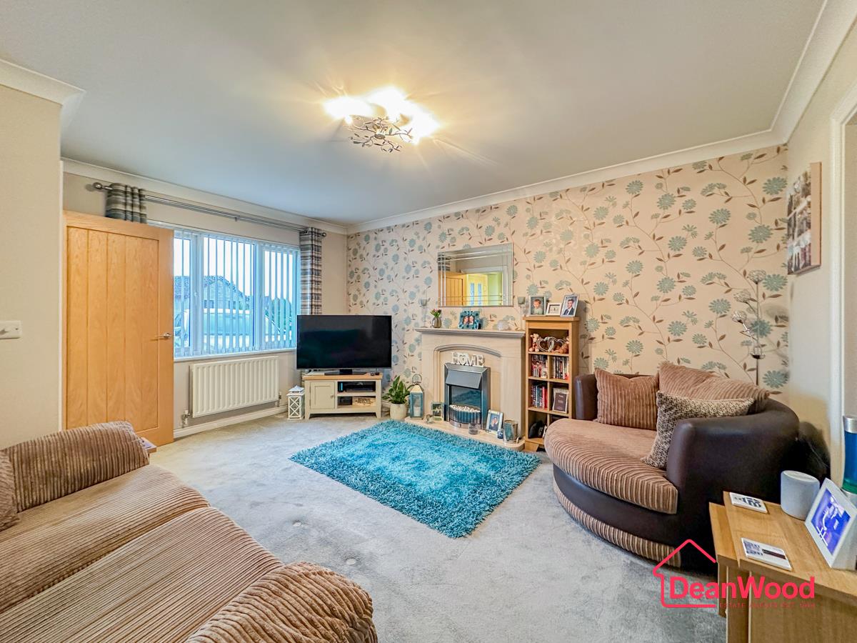 6 Furman Close, Onchan. — Photo 4 of 21
