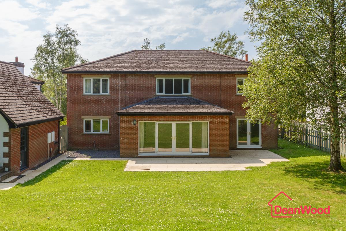 5, Glen Darragh Gardens, Glen Vine. — Photo 3 of 31