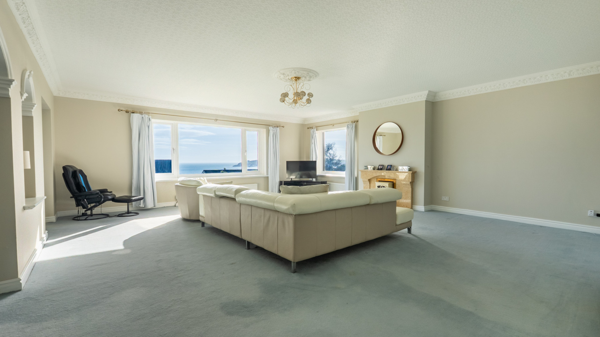 Thie My Chree, 10 Manor Park, Onchan, IM3 2EP. — Photo 5 of 47
