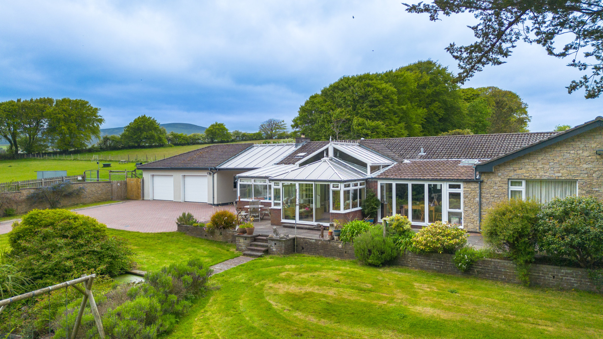 Flambards, West Baldwin Road, Mount Rule, Braddan, IM4 4HS. — Photo 1 of 45