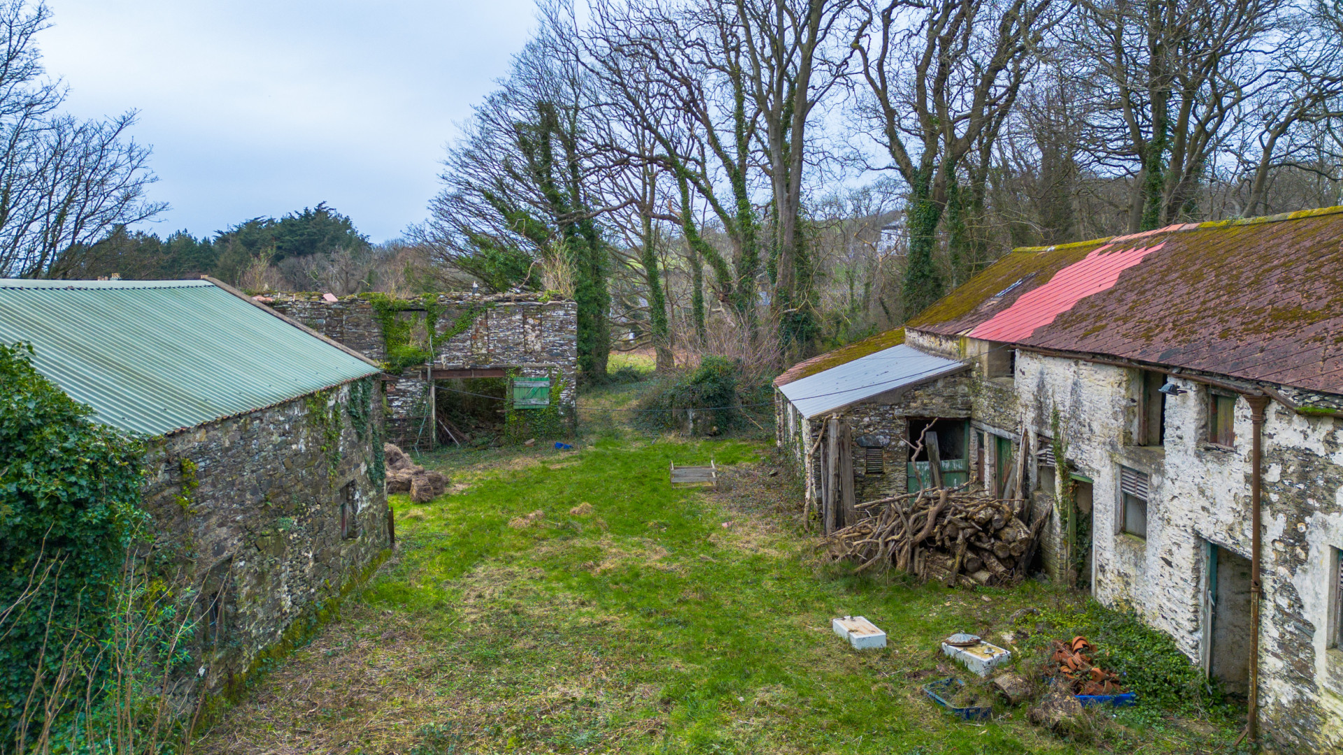Outbuildings, Glen Mooar Road, St. John's, IM4 3AQ, St Johns. — Photo 3 of 14