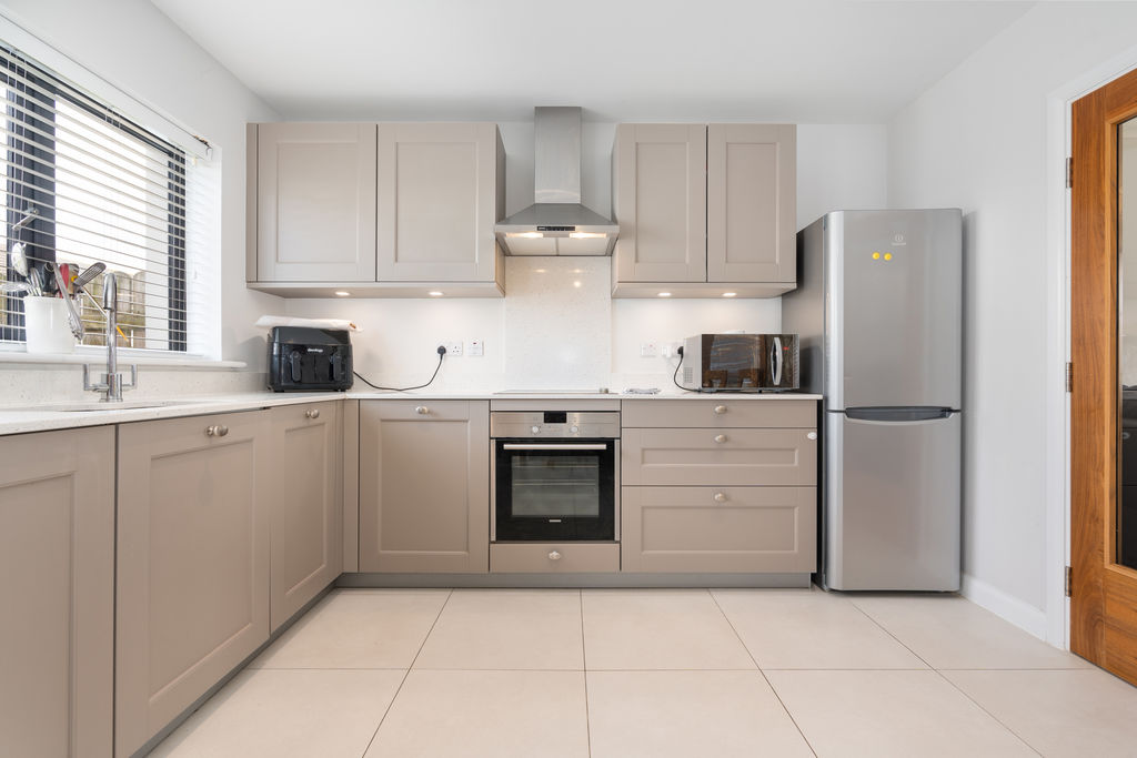 16 South Barrule Avenue, Ballakilley, Port Erin IM9 6DT. — Photo 3 of 21