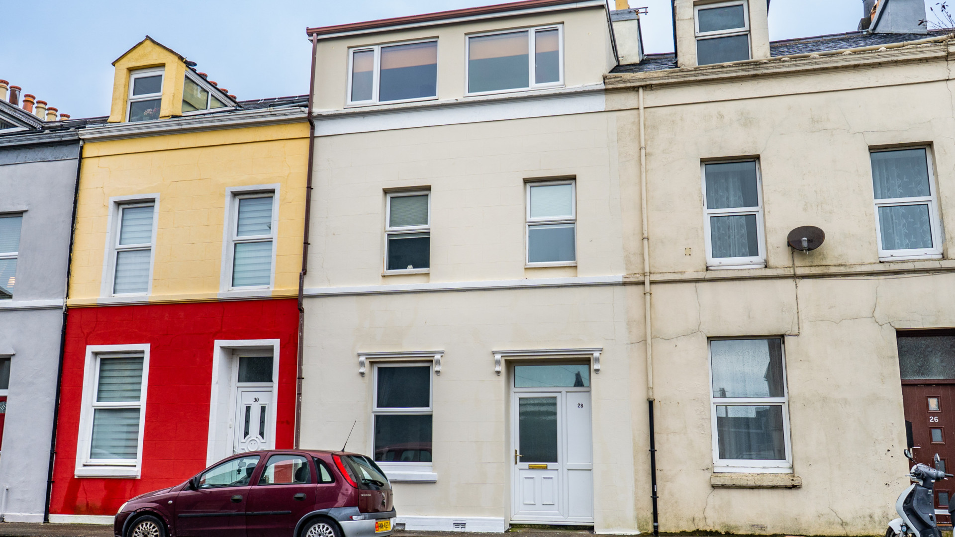 28 Allan Street, Douglas, IM1 3DH. — Photo 1 of 17