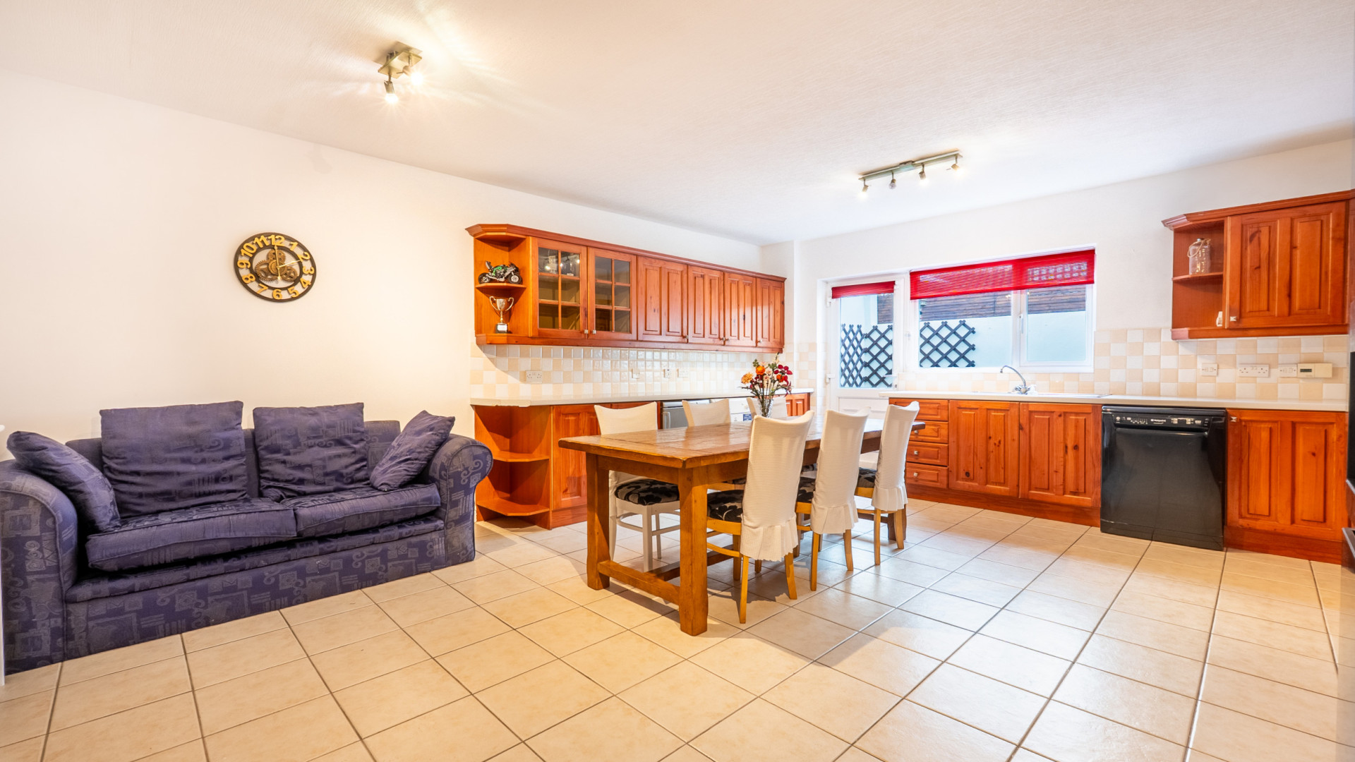 28 Allan Street, Douglas, IM1 3DH. — Photo 3 of 17