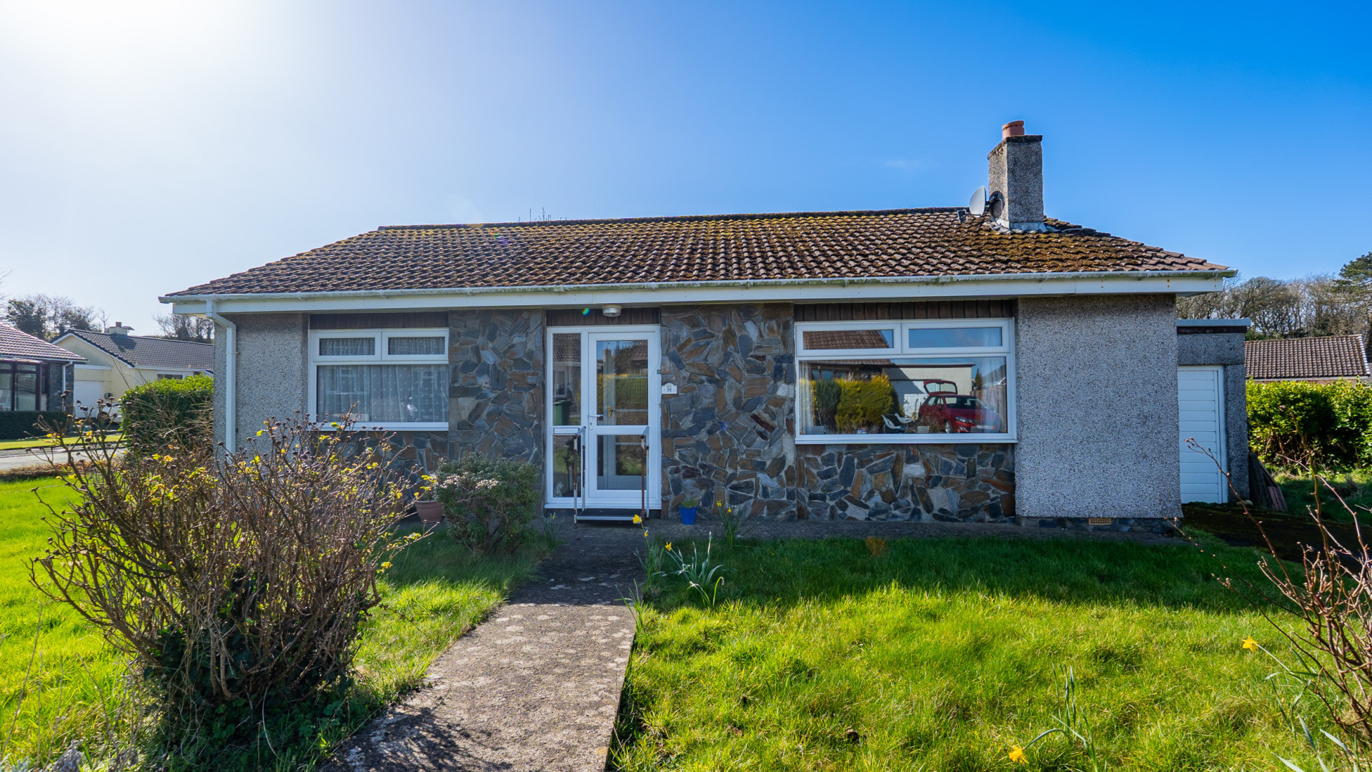 91 Hawthorne Grove, Ballasalla, IM9 2EB. — Photo 1 of 17