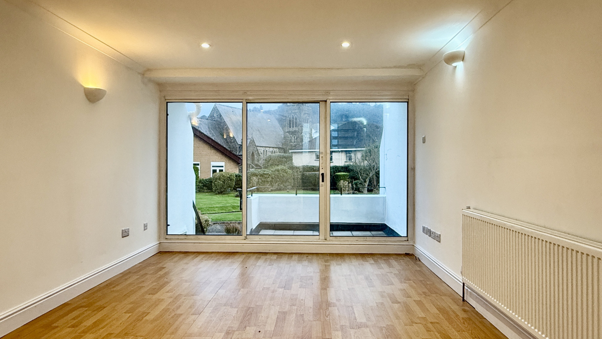 8 Marine Gardens, Ramsey, IM8 1EN. — Photo 5 of 19