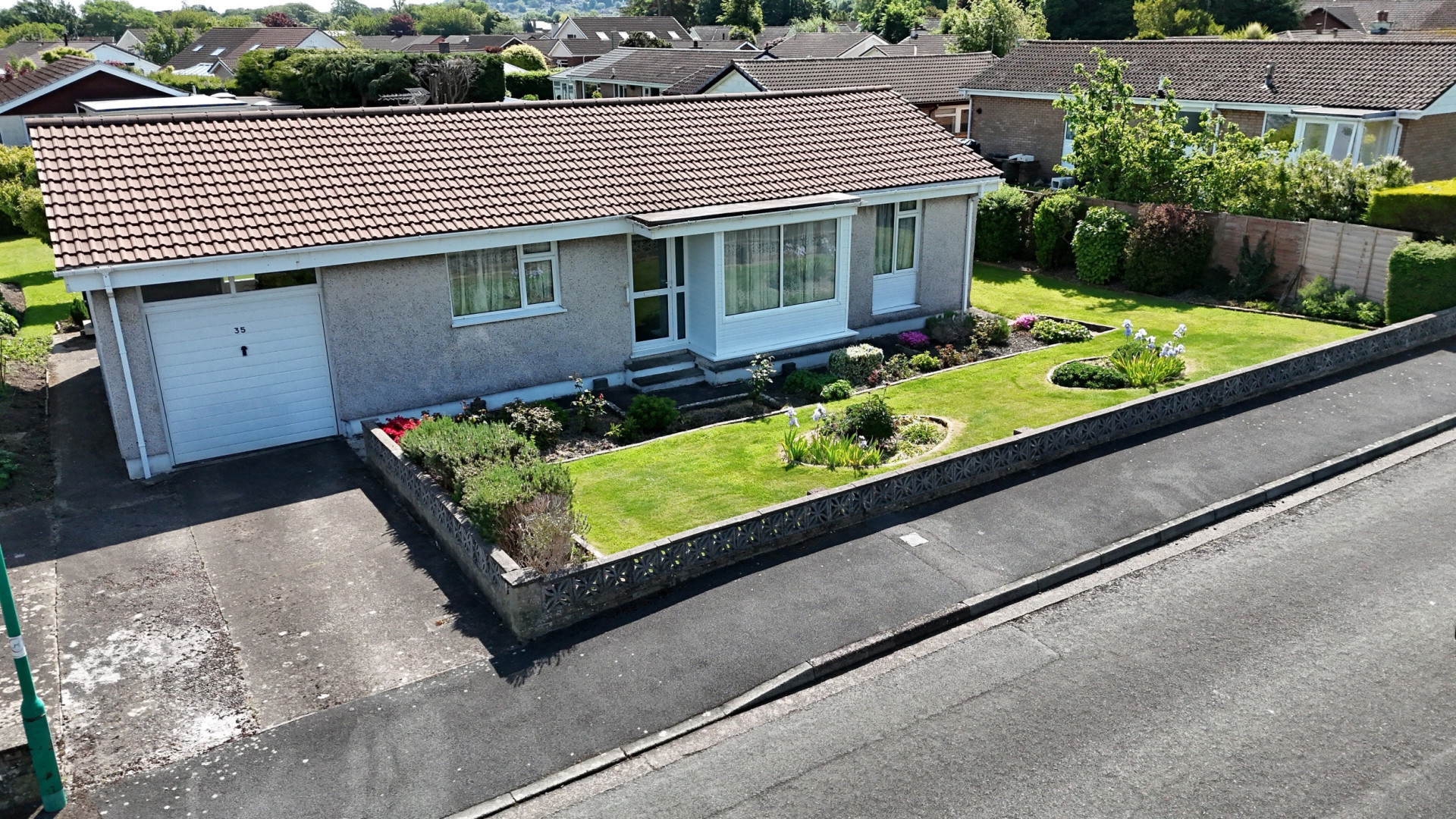 35 Lezayre Park, Ramsey, IM8 2PS. — Photo 1 of 19