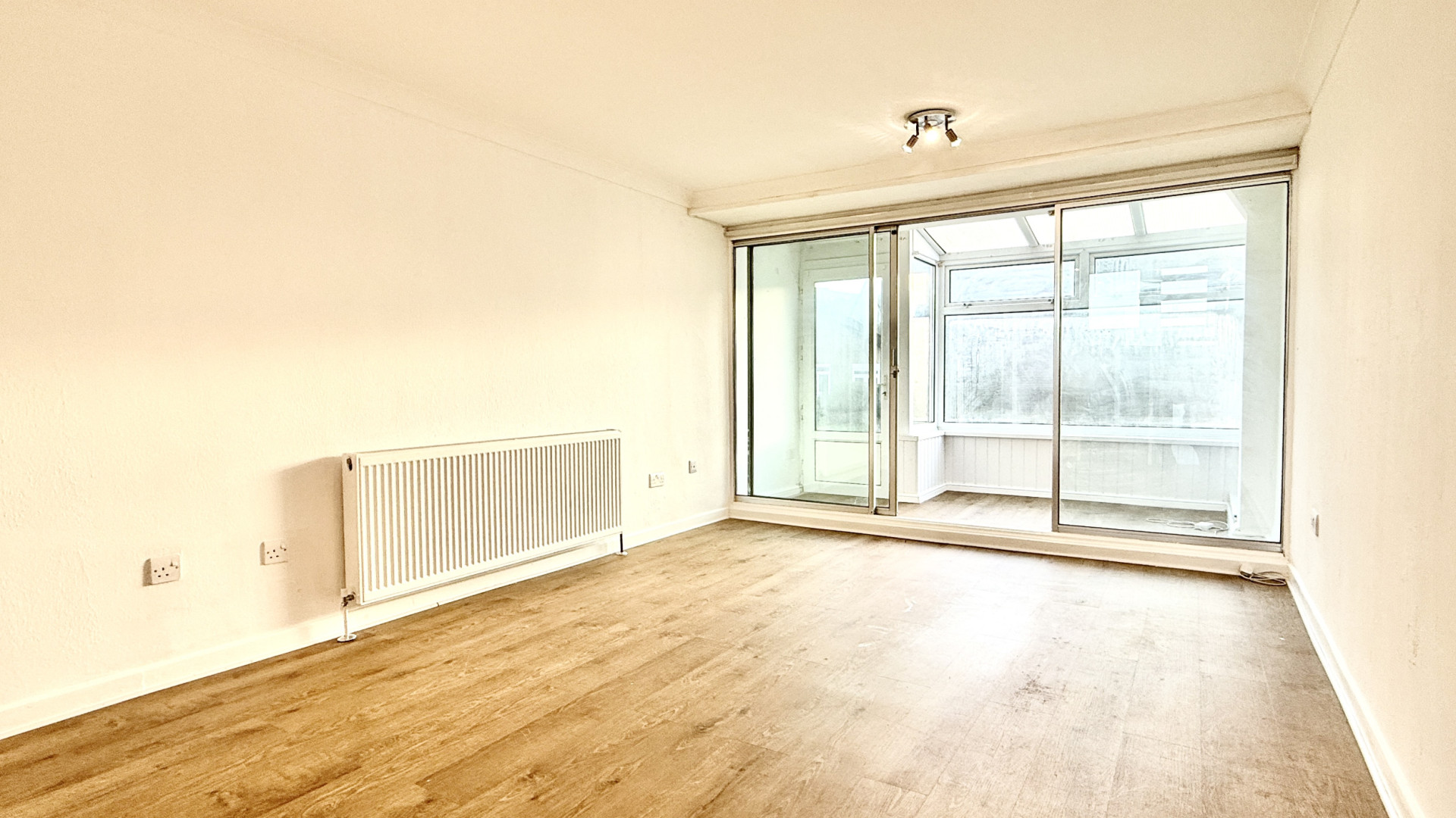9 Marine Gardens, Ramsey, IM8 1EN. — Photo 3 of 18