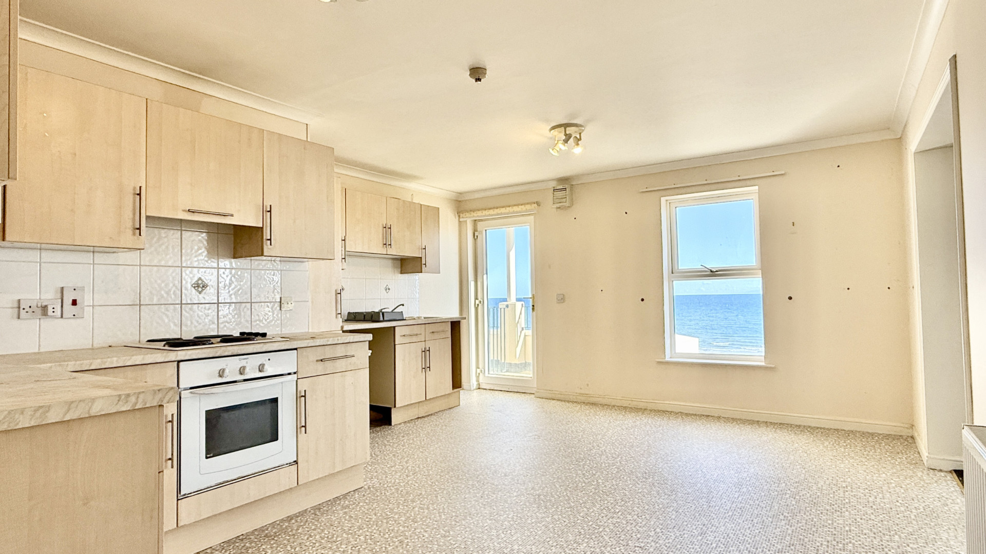 5, The Waterfront, Mooragh Promenade, Ramsey, IM8 3AW. — Photo 4 of 17