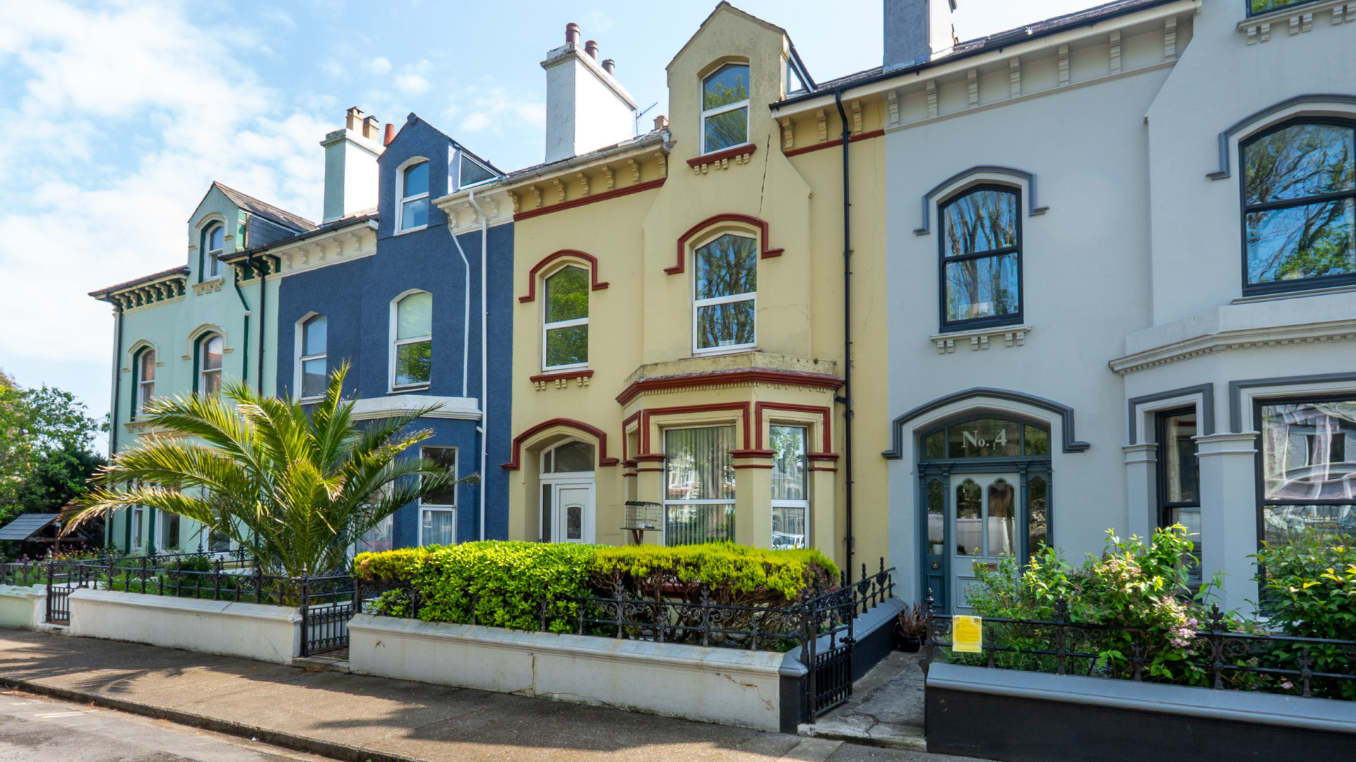 3 Queens Avenue, Douglas, IM1 4DA. — Photo 2 of 6