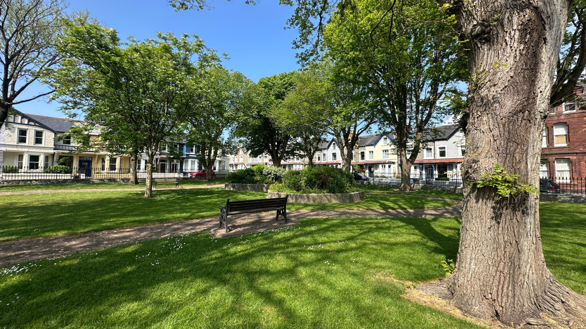 3 Queens Avenue, Douglas, IM1 4DA. — Photo 4 of 6