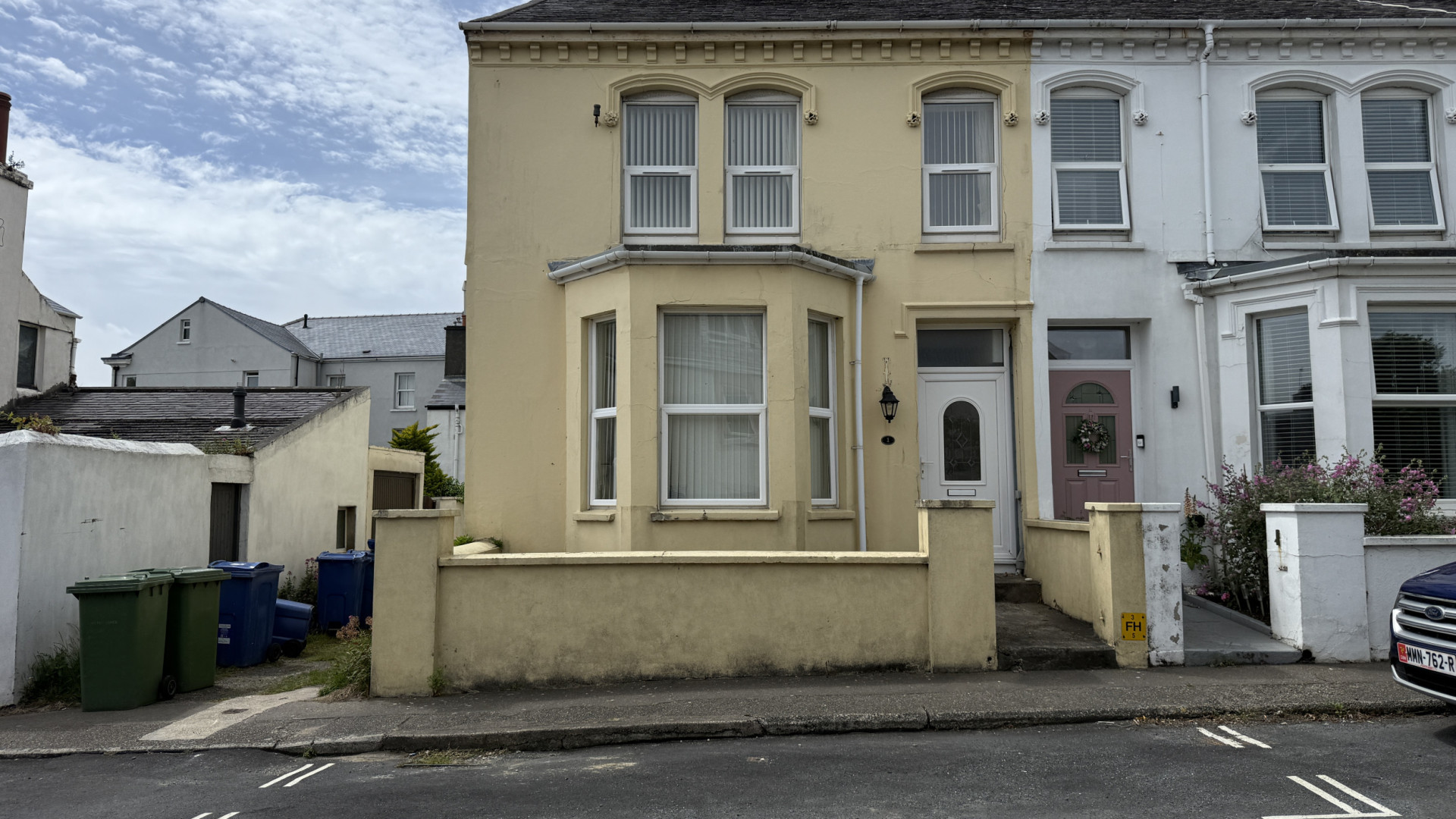1 Hanley Villas, Ramsey, IM8 3DH. — Photo 1 of 21