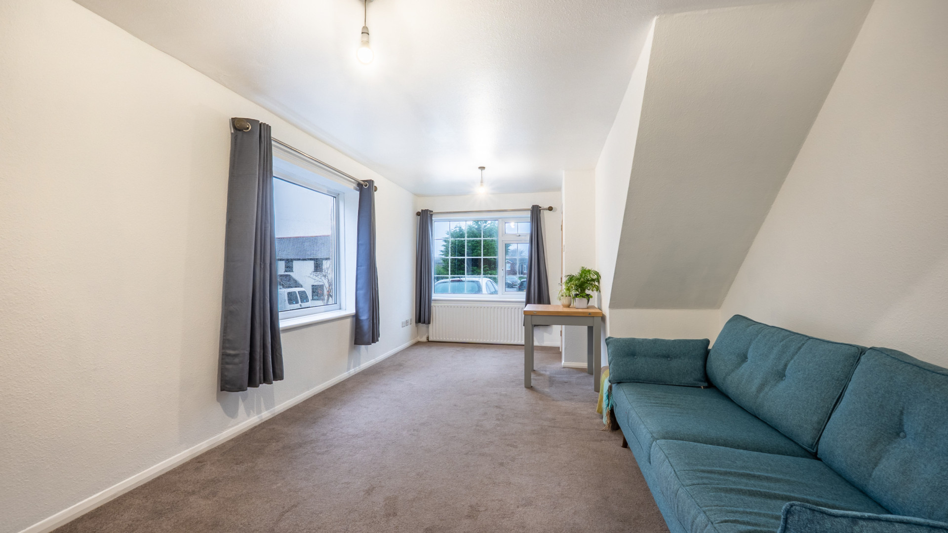 31 Oakhill Close, Douglas, IM2 6HU. — Photo 4 of 16