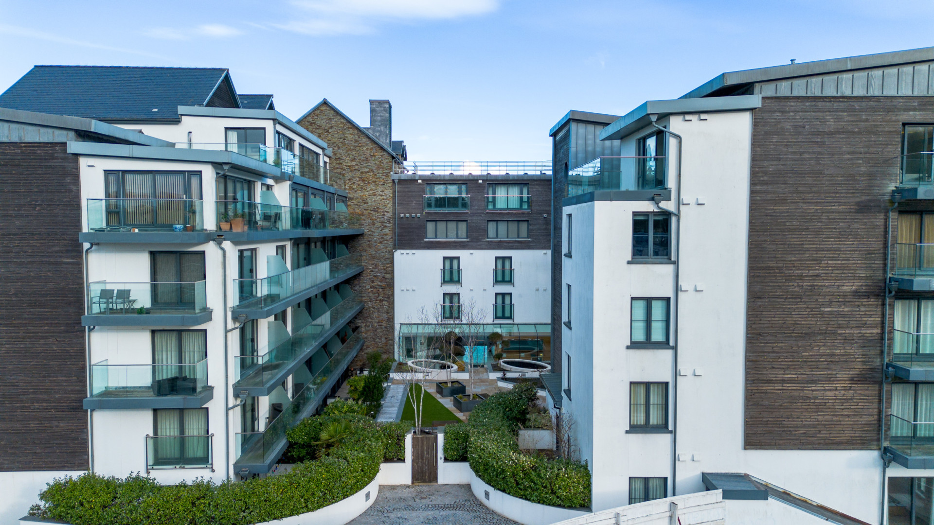 Apt. 4 Quay West Apartments, Bridge Road, Douglas, IM1 5AG. — Photo 1 of 19