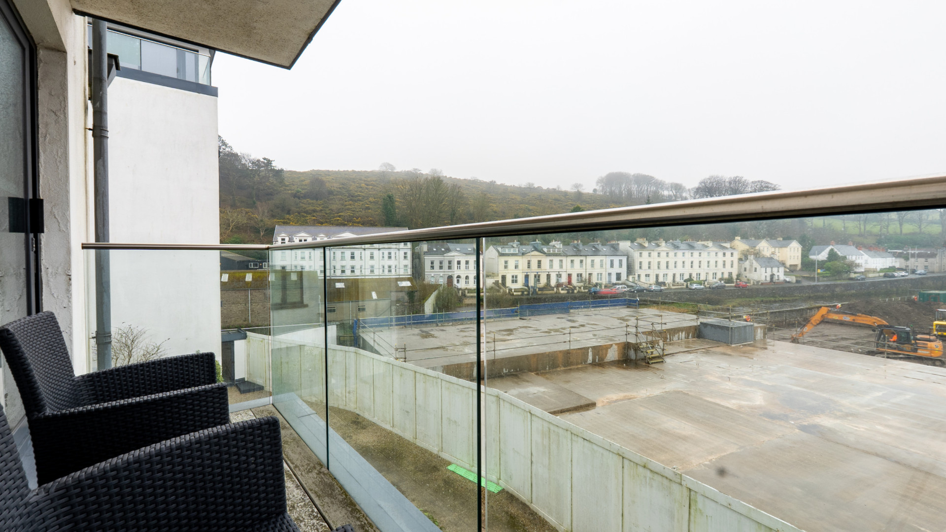 Apt. 4 Quay West Apartments, Bridge Road, Douglas, IM1 5AG. — Photo 5 of 19