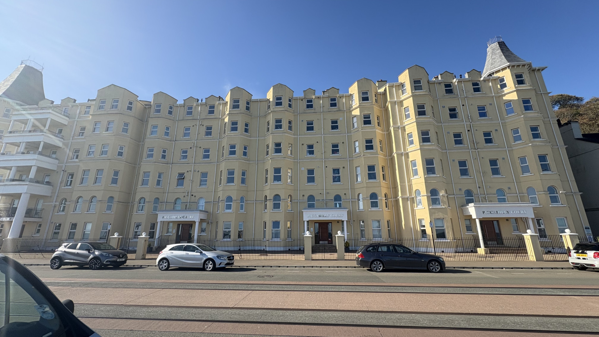 Apt. 45 Piccadilly Court, Queens Promenade, Douglas, IM2 4NS. — Photo 1 of 17