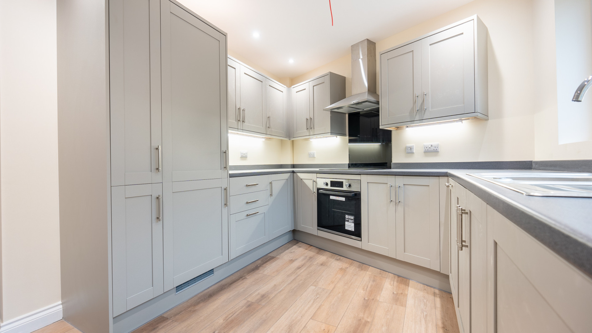 8 Forest View Apartments, Bowring Road, Ramsey, IM8 1DA. — Photo 3 of 10