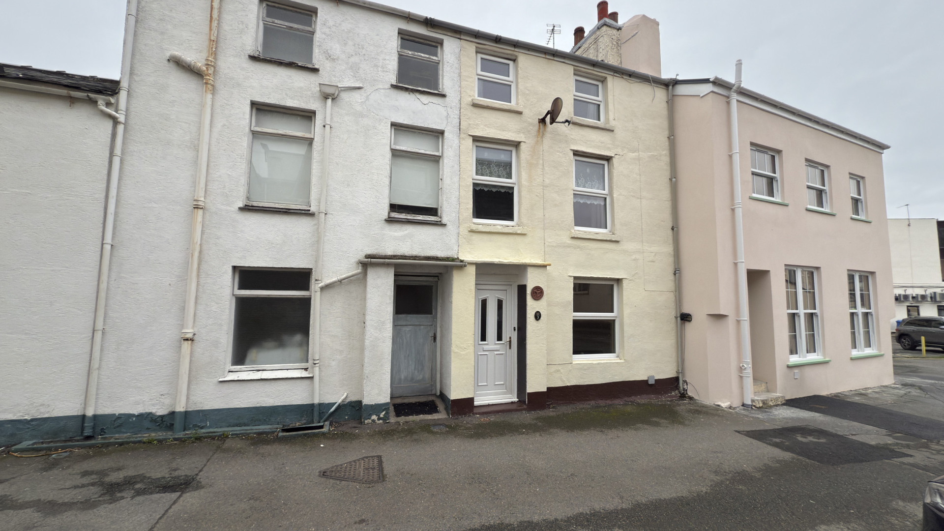 3 College Street, Ramsey, IM8 1JN. — Photo 1 of 19